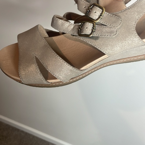 Dansko | Women’s Metallic Angela Strappy Sandals Size 10 - Picture 5 of 6